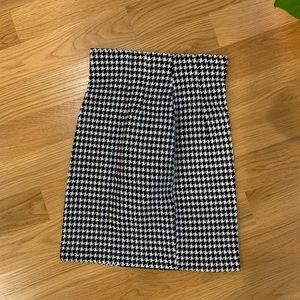 Vintage St. Michael bodycon houndstooth pencil skirt, size small-medium